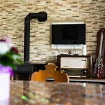 Vakantiehuis 'miris Ljeta' Cozy Lakefront