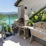 'miris Ljeta' Cozy Lakefront Vakantiehuis *