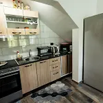 Vakantiehuis 'miris Ljeta' Cozy Lakefront *