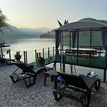 Vakantiehuis 'miris Ljeta' Cozy Lakefront