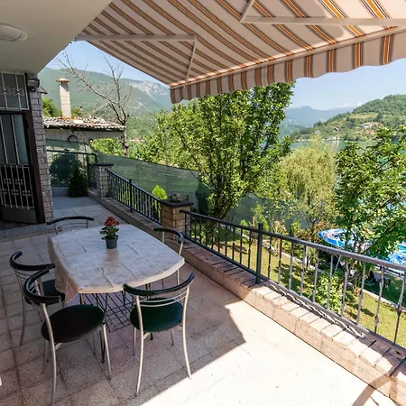 'miris Ljeta' Cozy Lakefront Hébergement de vacances Jablanica