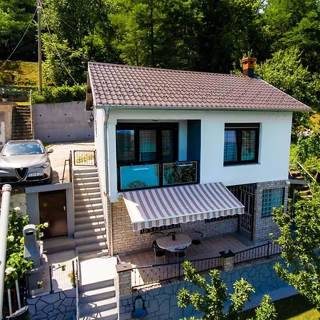 'miris Ljeta' Cozy Lakefront