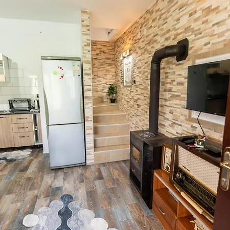 Holiday home 'miris Ljeta' Cozy Lakefront *